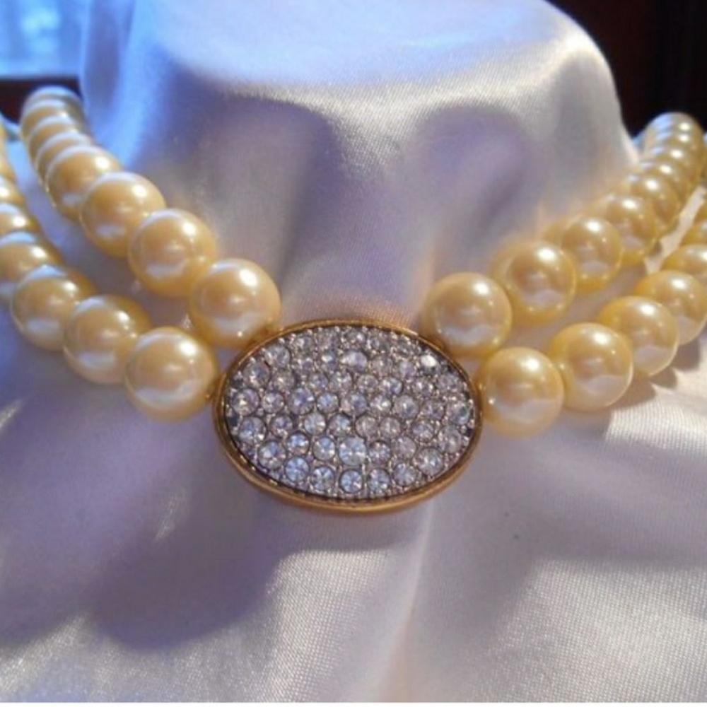 Avon Faux Pearl Necklace